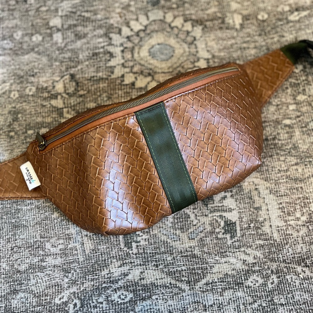 NWOT Braided Brown Faux Leather Oversized Belt Bag
CarriedWithYou Etsy